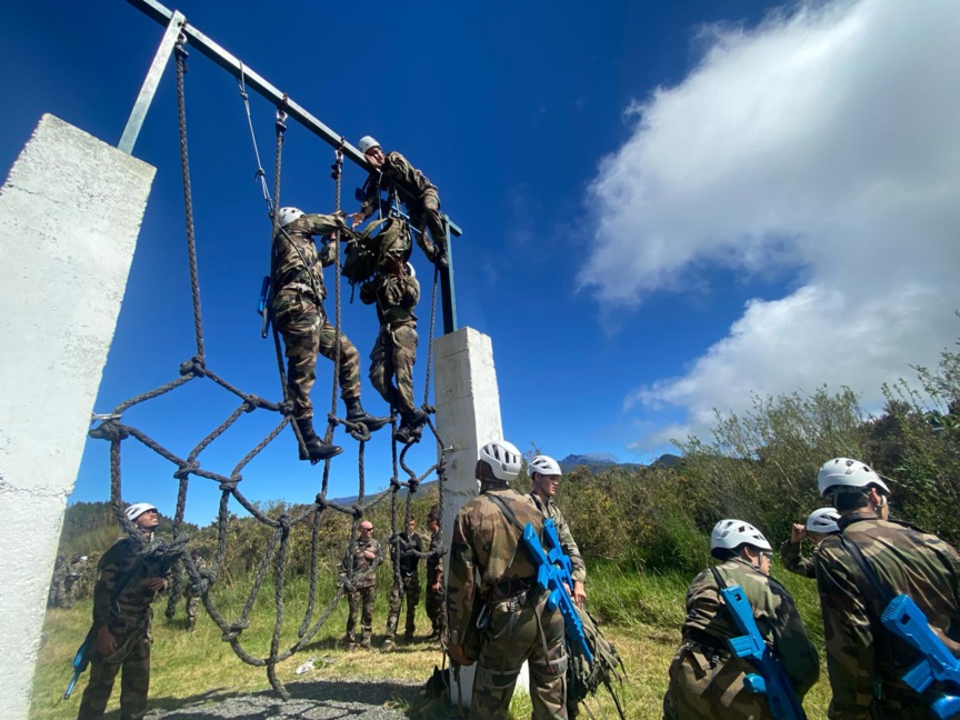 16 étudiant.e.s ont suivi une préparation militaire leadership au 2e RPIMa