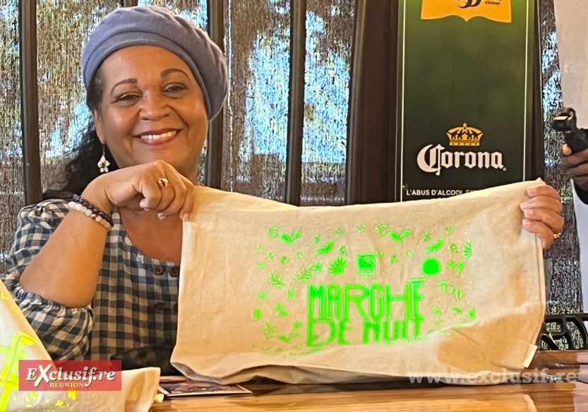 Sonia Bardinot, élue à la Culture, nous présente le sac "Marché de nuit" Sonia Bardinot, élue à la Culture, nous présente le sac "Marché de nuit"