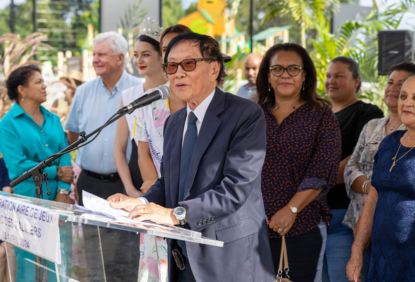 Une grande aire de jeux inaugurée au Tampon près du Parc des Palmiers Une grande aire de jeux inaugurée au Tampon près du Parc des Palmiers