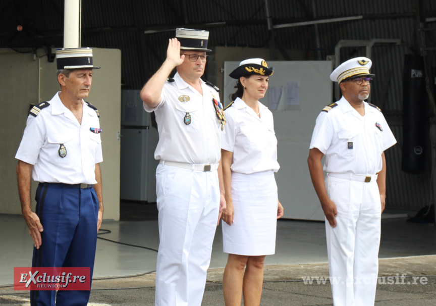 Les officiels présents Les officiels présents