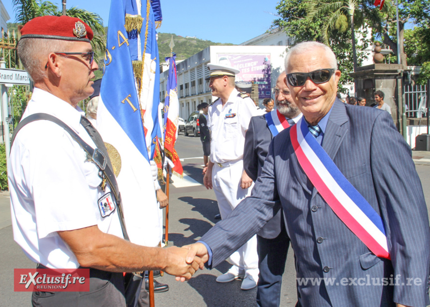 Guerre d'Algérie: dépôt de gerbes à Saint-Denis