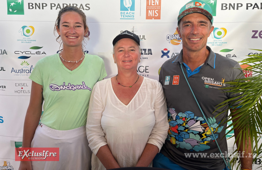 Maïré Bray, championne de beach tennis, Virginie Sallé, adjointe au maire de Saint-Paul, et Renaud Bourjea, directeur du tournoi Maïré Bray, championne de beach tennis, Virginie Sallé, adjointe au maire de Saint-Paul, et Renaud Bourjea, directeur du tournoi