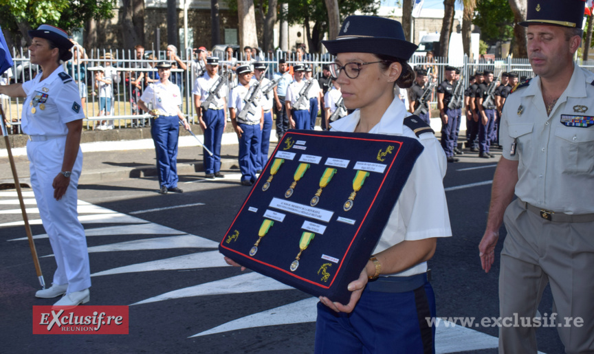Monument aux Morts de Saint-Denis: commémoration de la victoire de 1945 Monument aux Morts de Saint-Denis: commémoration de la victoire de 1945