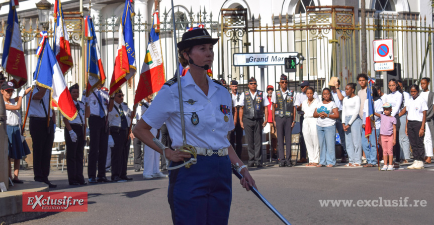 Monument aux Morts de Saint-Denis: commémoration de la victoire de 1945 Monument aux Morts de Saint-Denis: commémoration de la victoire de 1945