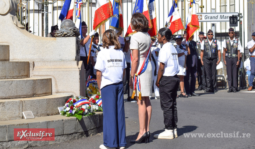 Monument aux Morts de Saint-Denis: commémoration de la victoire de 1945 Monument aux Morts de Saint-Denis: commémoration de la victoire de 1945