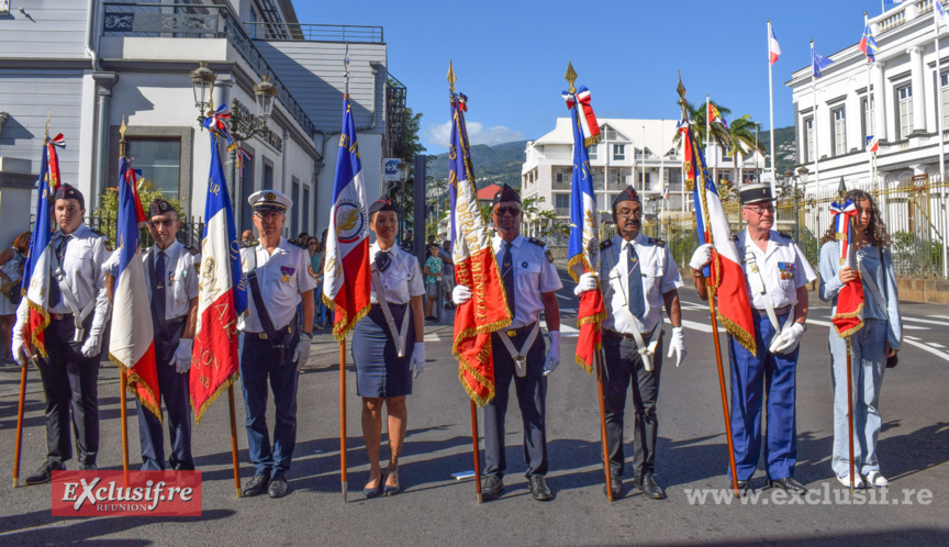 Monument aux Morts de Saint-Denis: commémoration de la victoire de 1945 Monument aux Morts de Saint-Denis: commémoration de la victoire de 1945