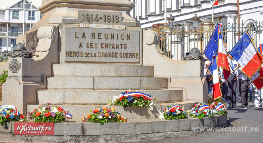 Monument aux Morts de Saint-Denis: commémoration de la victoire de 1945 Monument aux Morts de Saint-Denis: commémoration de la victoire de 1945