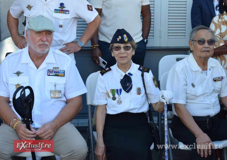 Monument aux Morts de Saint-Denis: commémoration de la victoire de 1945 Monument aux Morts de Saint-Denis: commémoration de la victoire de 1945