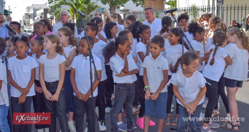 Monument aux Morts de Saint-Denis: commémoration de la victoire de 1945 Monument aux Morts de Saint-Denis: commémoration de la victoire de 1945