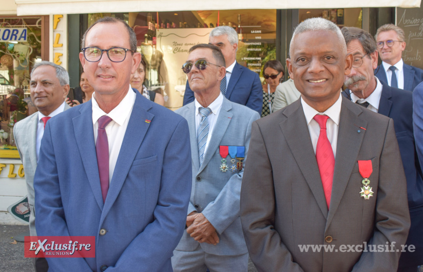 Monument aux Morts de Saint-Denis: commémoration de la victoire de 1945 Monument aux Morts de Saint-Denis: commémoration de la victoire de 1945