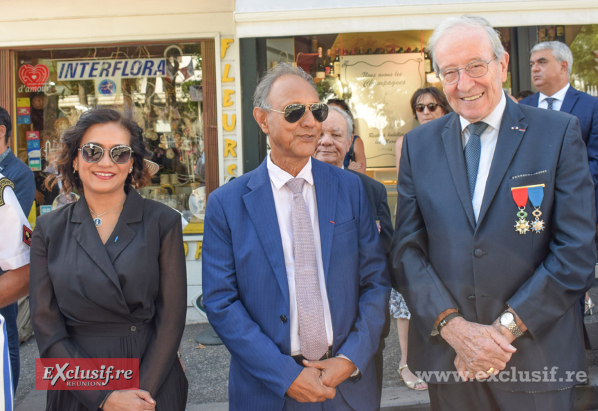 Monument aux Morts de Saint-Denis: commémoration de la victoire de 1945 Monument aux Morts de Saint-Denis: commémoration de la victoire de 1945