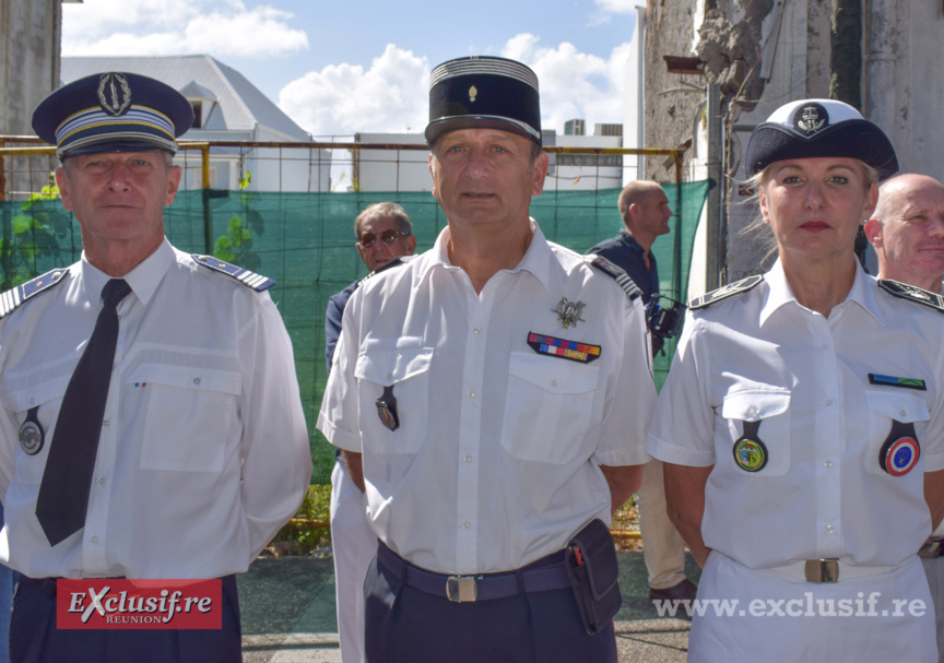 Monument aux Morts de Saint-Denis: commémoration de la victoire de 1945 Monument aux Morts de Saint-Denis: commémoration de la victoire de 1945