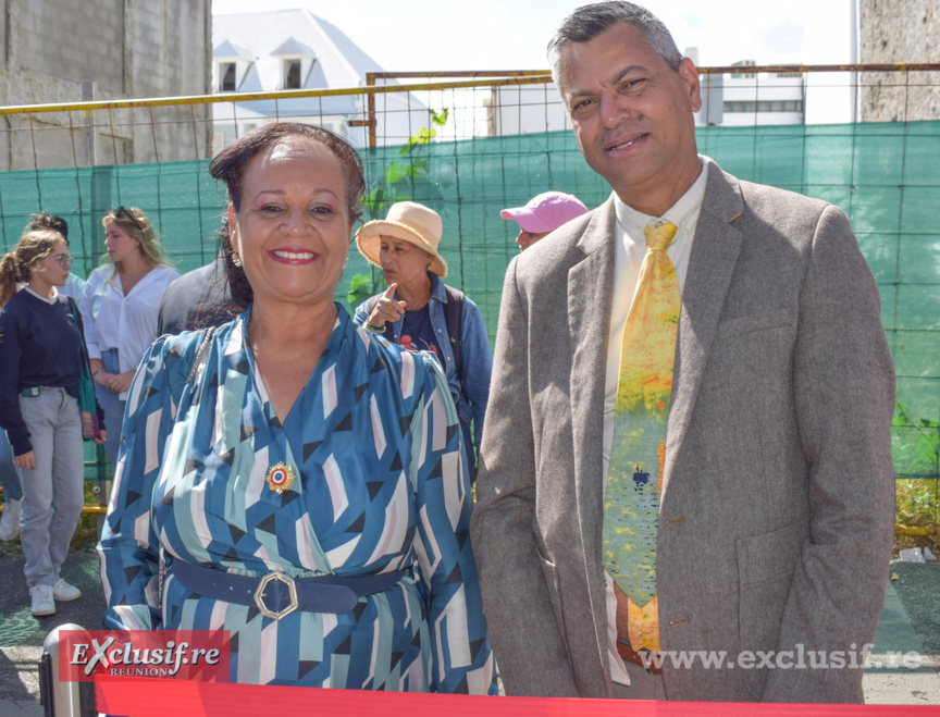 Monument aux Morts de Saint-Denis: commémoration de la victoire de 1945 Monument aux Morts de Saint-Denis: commémoration de la victoire de 1945