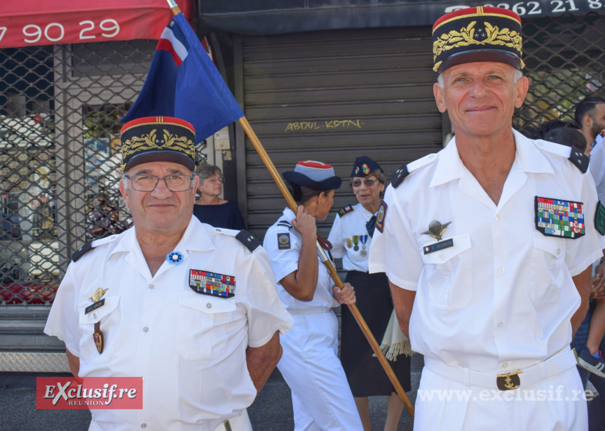 Monument aux Morts de Saint-Denis: commémoration de la victoire de 1945 Monument aux Morts de Saint-Denis: commémoration de la victoire de 1945