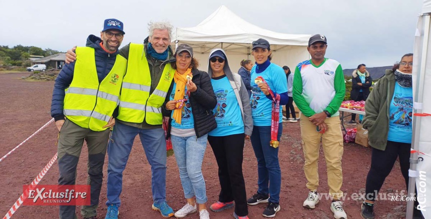 Run Assistance et bénévoles, bras-dessus, bras-dessous Run Assistance et bénévoles, bras-dessus, bras-dessous