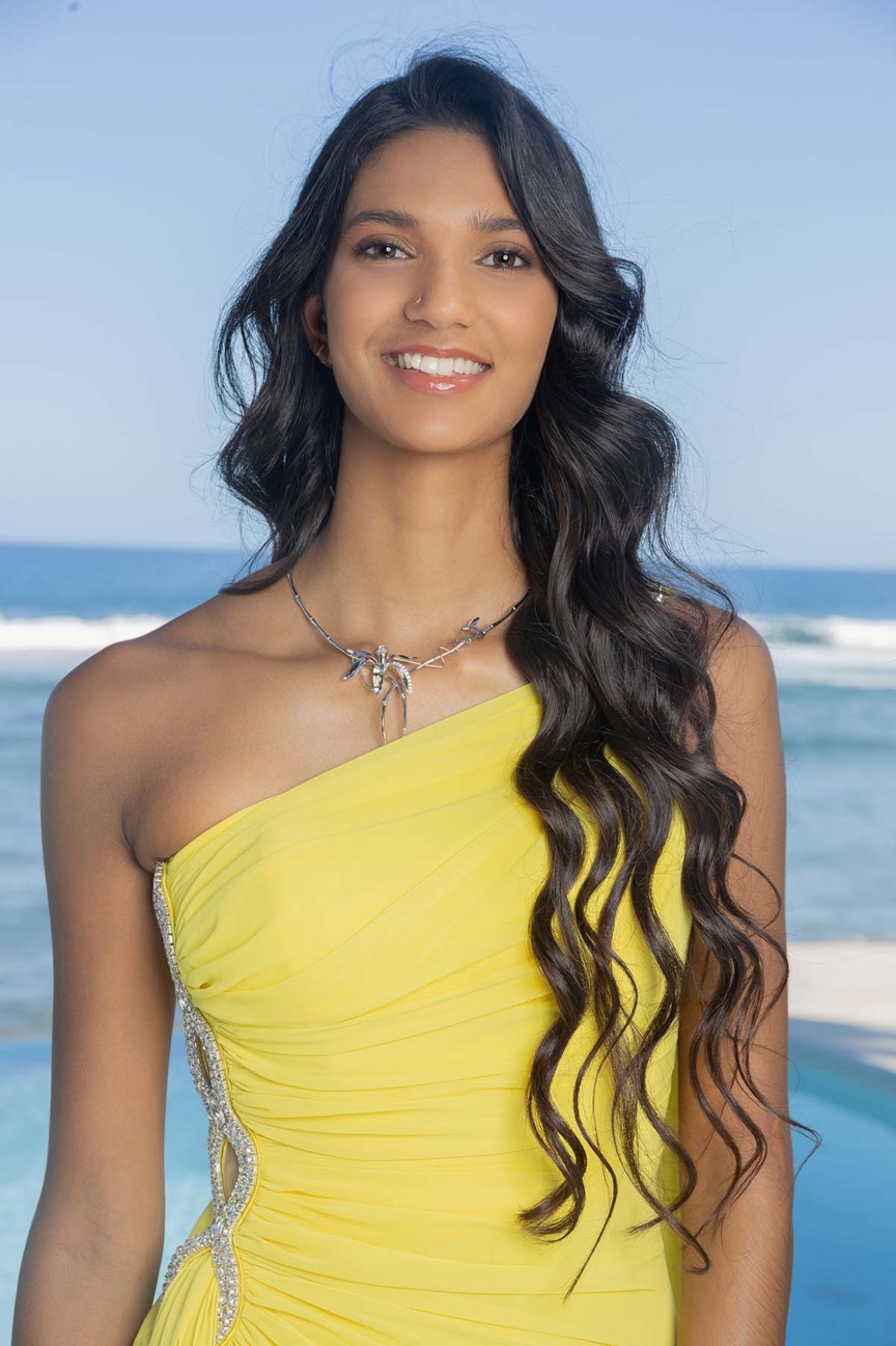 11. Sonia Quenard - 22 ans, 1,78m - Le Tampon - Envisage d'être styliste de mode 11. Sonia Quenard - 22 ans, 1,78m - Le Tampon - Envisage d'être styliste de mode