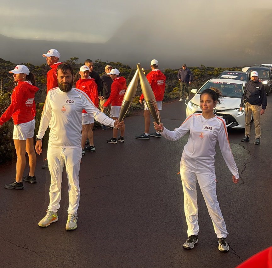 Flamme Olympique à La Réunion: un relais historique! Flamme Olympique à La Réunion: un relais historique!