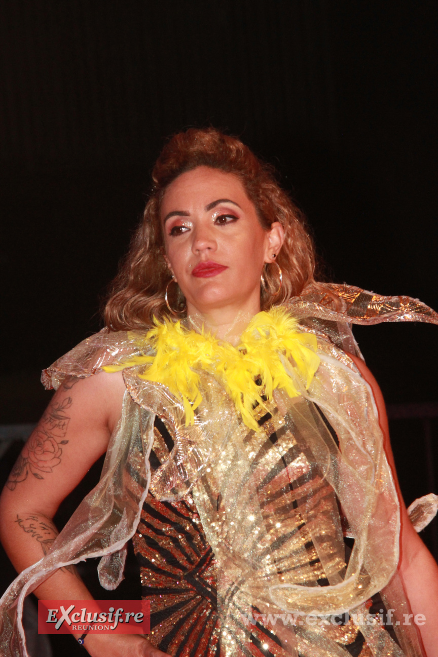 Strass et paillettes dans le défilé de mode Strass et paillettes dans le défilé de mode