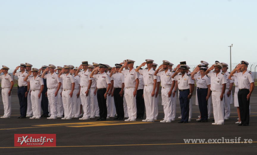Base Aérienne 181: la lieutenant-colonel Karine Gauthier prend le commandement Base Aérienne 181: la lieutenant-colonel Karine Gauthier prend le commandement