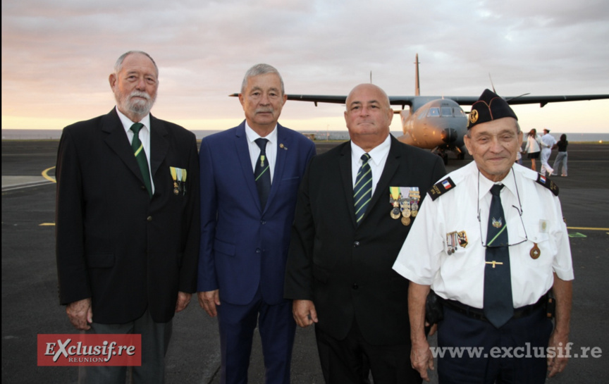 Base Aérienne 181: la lieutenant-colonel Karine Gauthier prend le commandement Base Aérienne 181: la lieutenant-colonel Karine Gauthier prend le commandement