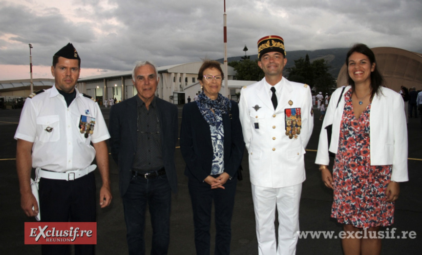 Base Aérienne 181: la lieutenant-colonel Karine Gauthier prend le commandement Base Aérienne 181: la lieutenant-colonel Karine Gauthier prend le commandement