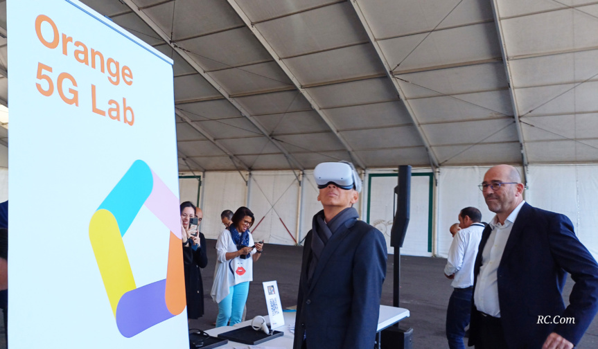 Le premier magistrat de la Ville du Tampon a testé les lunettes connectées Le premier magistrat de la Ville du Tampon a testé les lunettes connectées