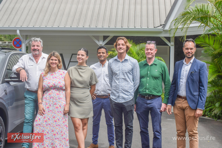Jean-Charles Cotto, directeur JCA Saint-Denis, Marie Dorin, chargée marketing et communication, Jade Dunas, assistante marketing, David Diemahave, chef de groupe, Lucas Michel, chef produit, Nicolas Ricard, directeur JCA Le Port, et Vincent Surel, chef de ventes JCA Jean-Charles Cotto, directeur JCA Saint-Denis, Marie Dorin, chargée marketing et communication, Jade Dunas, assistante marketing, David Diemahave, chef de groupe, Lucas Michel, chef produit, Nicolas Ricard, directeur JCA Le Port, et Vincent Surel, chef de ventes JCA