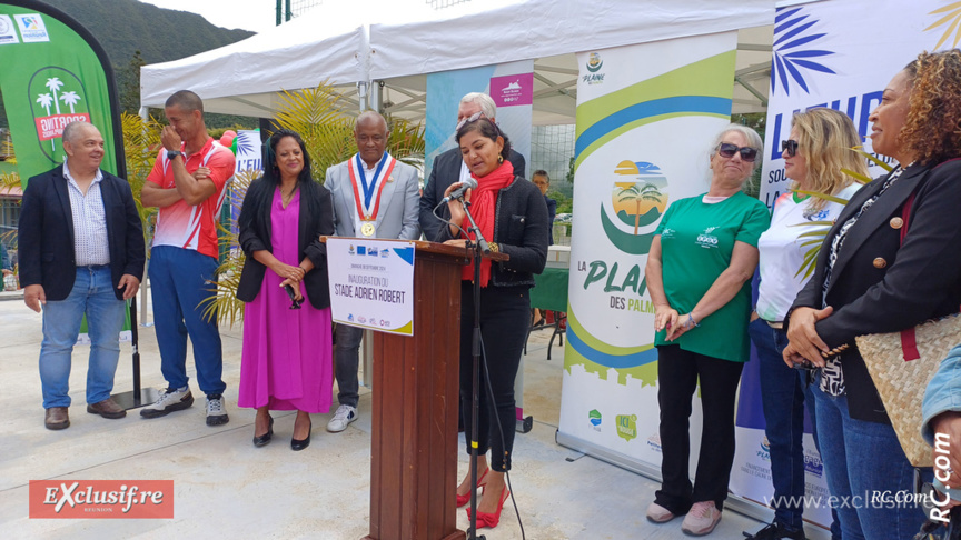 «Notre devoir, nous collectivités publiques, est de faciliter la pratique du sport», a déclaré Amandine Ramaye qui a aussi précisé que les travaux de réhabilitation du stade, ont coûté 2,6 millions d'Euros. 90% de ce montant proviennent du FEDER «Notre devoir, nous collectivités publiques, est de faciliter la pratique du sport», a déclaré Amandine Ramaye qui a aussi précisé que les travaux de réhabilitation du stade, ont coûté 2,6 millions d'Euros. 90% de ce montant proviennent du FEDER