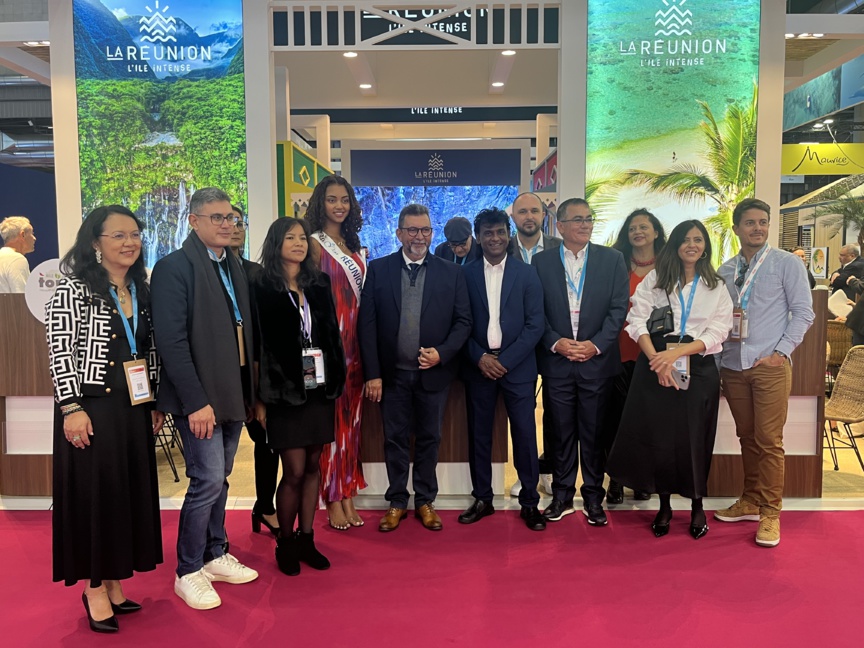 Les élus et l'équipe de l'IRT présents à Top Résa, ici avec Miss Réunion 2024 (photo AP) Les élus et l'équipe de l'IRT présents à Top Résa, ici avec Miss Réunion 2024 (photo AP)