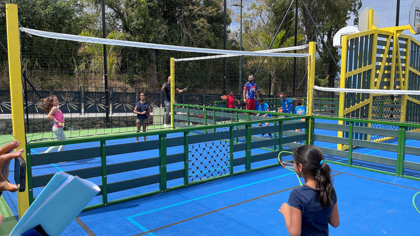 Inauguration d'une nouvelle aire de jeux multisports au Tampon Inauguration d'une nouvelle aire de jeux multisports au Tampon