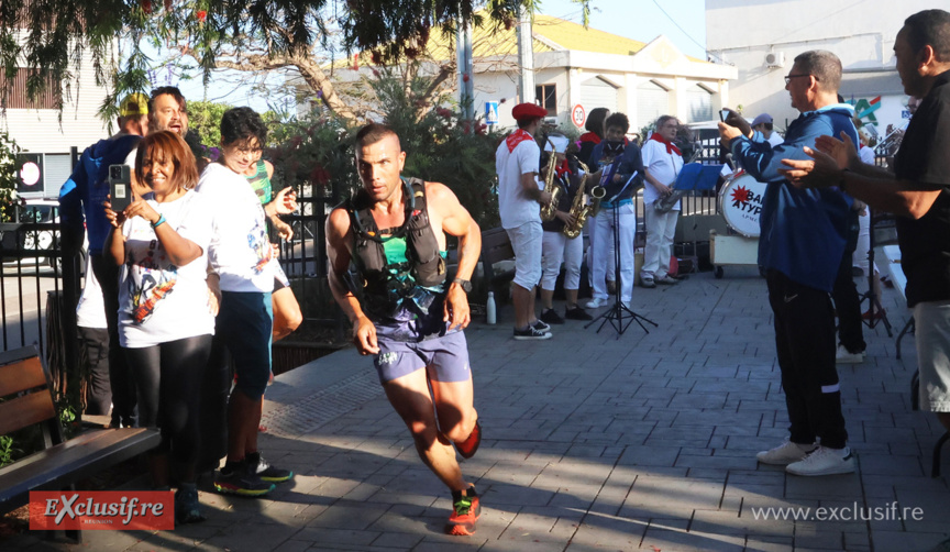 Sur la place de la mairie, Jeannick Boyer est dans le top 5 Sur la place de la mairie, Jeannick Boyer est dans le top 5