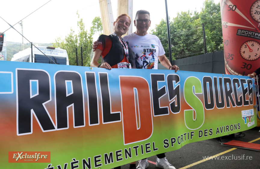 Charlotte Biotti félicitée par le maire des Avirons, Eric Ferrère Charlotte Biotti félicitée par le maire des Avirons, Eric Ferrère