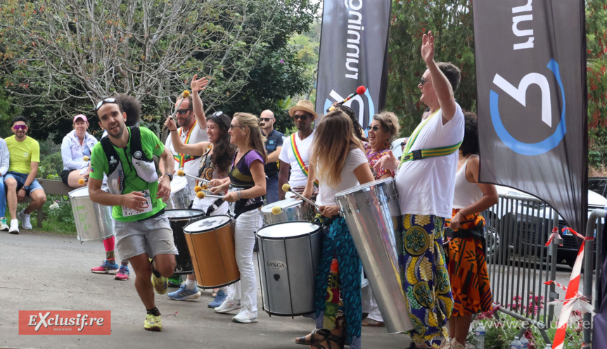 les derniers mètres avec le groupe Africa Baya les derniers mètres avec le groupe Africa Baya