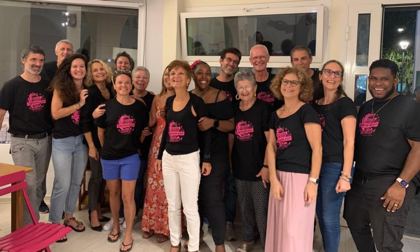 La photo de famille lors de la soirée d'inauguration La photo de famille lors de la soirée d'inauguration