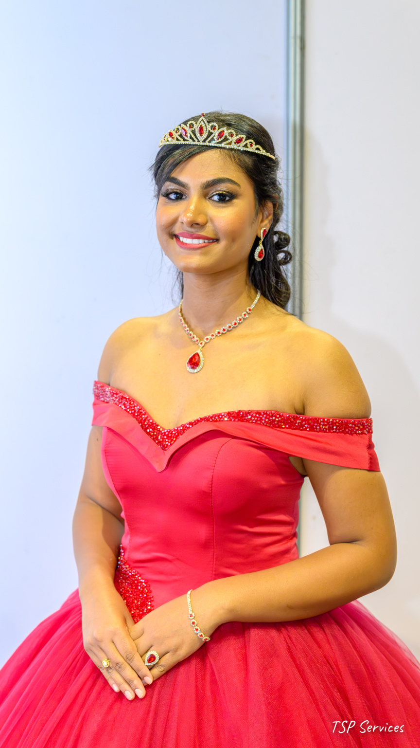 Amély Nabénéza-Cadet, une jeune modèle ambitieuse et engagée Amély Nabénéza-Cadet, une jeune modèle ambitieuse et engagée