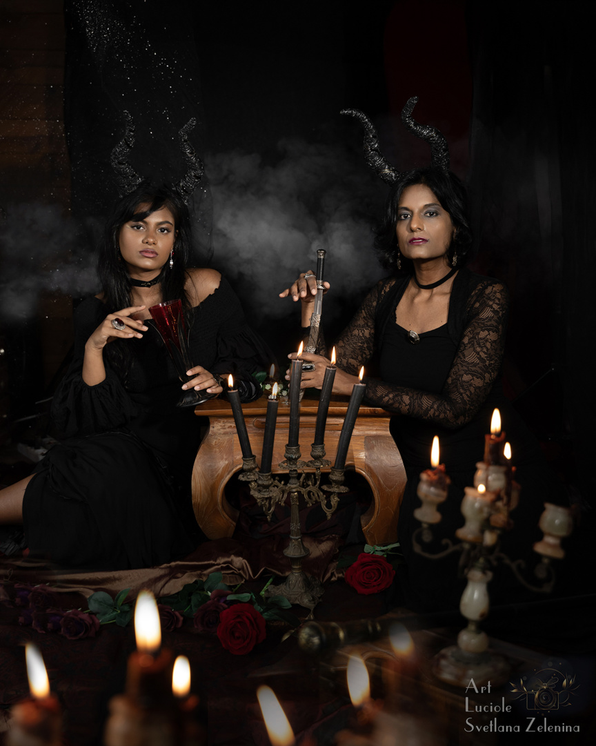 Amély et sa maman Christina, modèles pour Halloween Amély et sa maman Christina, modèles pour Halloween