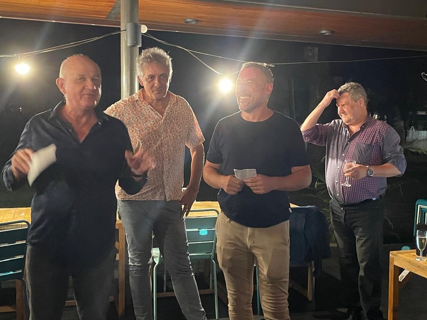 Patrice Fages (à gauche), président du Club des Uniques, lors de l'annonce des résultats Patrice Fages (à gauche), président du Club des Uniques, lors de l'annonce des résultats