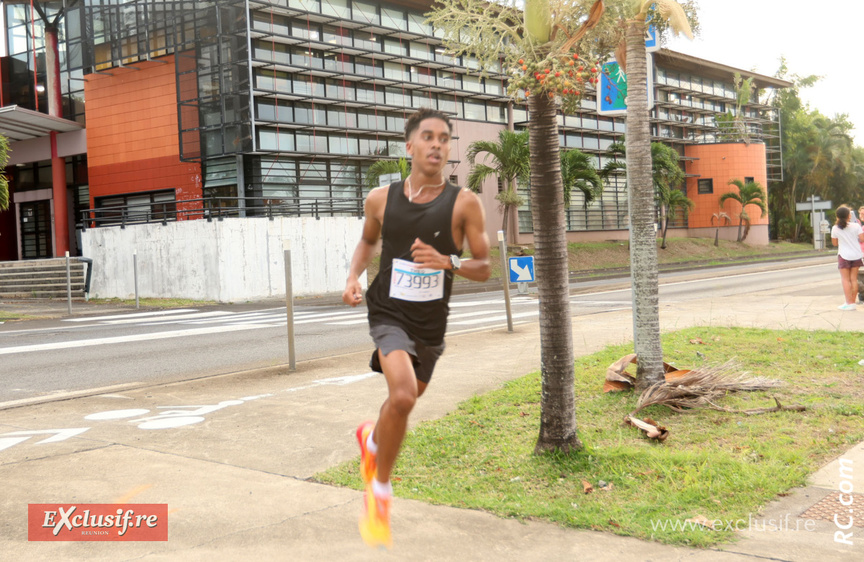 Petit détour au niveau de la médiathèque Petit détour au niveau de la médiathèque