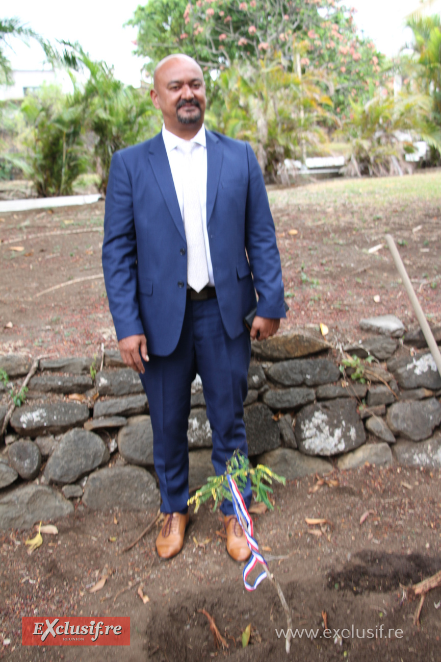 Frédéric Sautron, sous-préfet chargé de la cohésion sociale et de la jeunesse Frédéric Sautron, sous-préfet chargé de la cohésion sociale et de la jeunesse