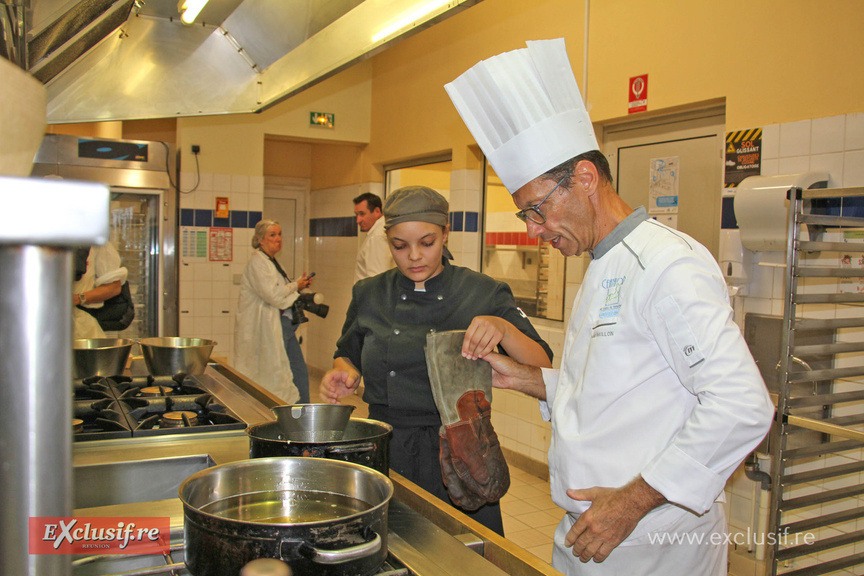 Le chef étoilé Thierry Marx avec les apprentis du Centhor La Réunion