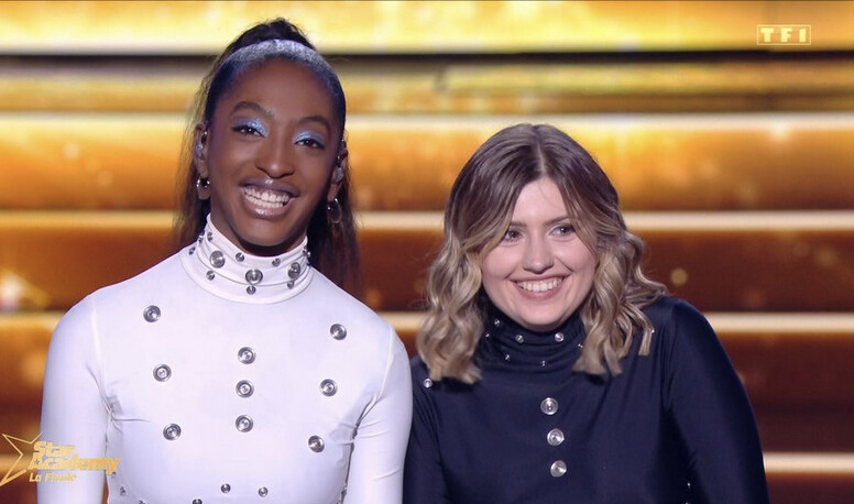 Ebony et Marine juste avant l'annonce des résultats... Ebony et Marine juste avant l'annonce des résultats...