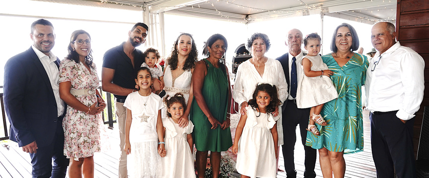 La photo de famille avec les époux Gerbith