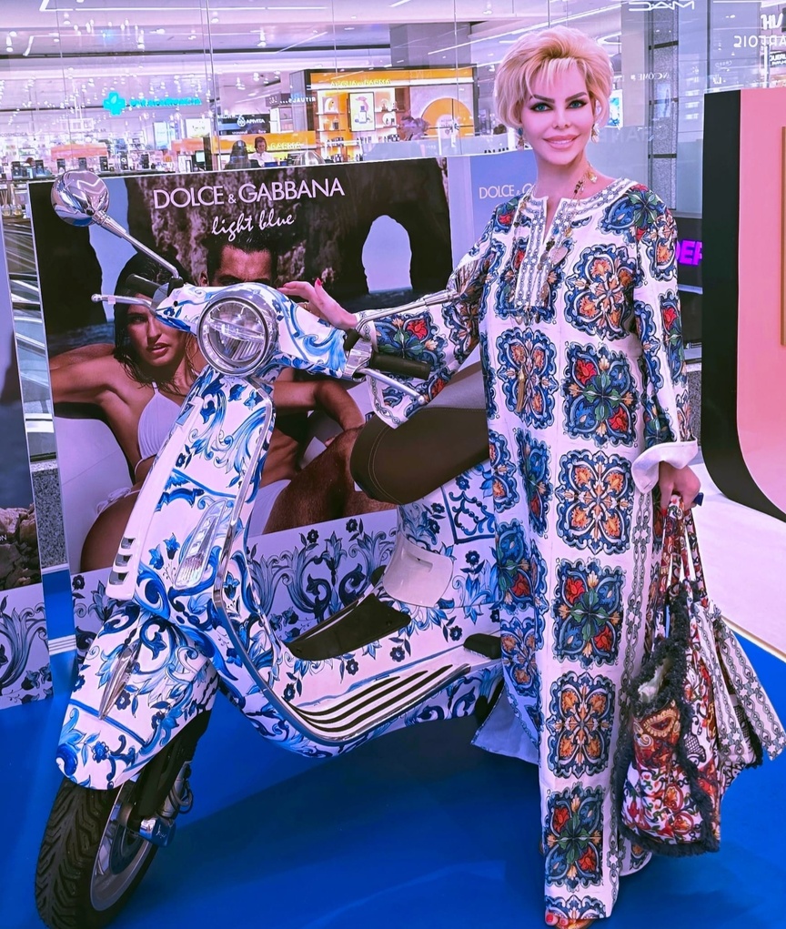 Toujours habillée chic en toutes circonstances... Toujours habillée chic en toutes circonstances...