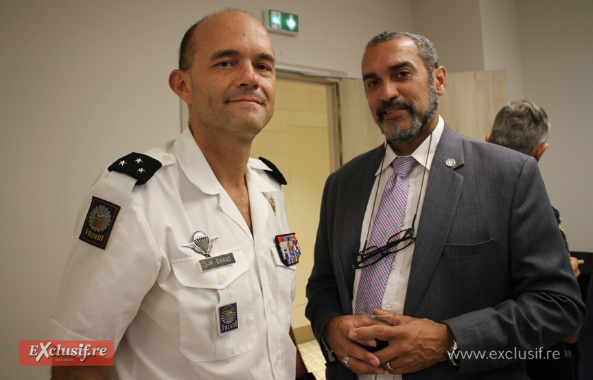 Jean-Marc Giraud, commandant supérieur des FAZSOI, et  Sam Gonthier, directeur CRCO, ARSM de la COI