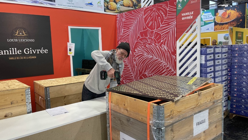 On met la main à la pâte... On met la main à la pâte...