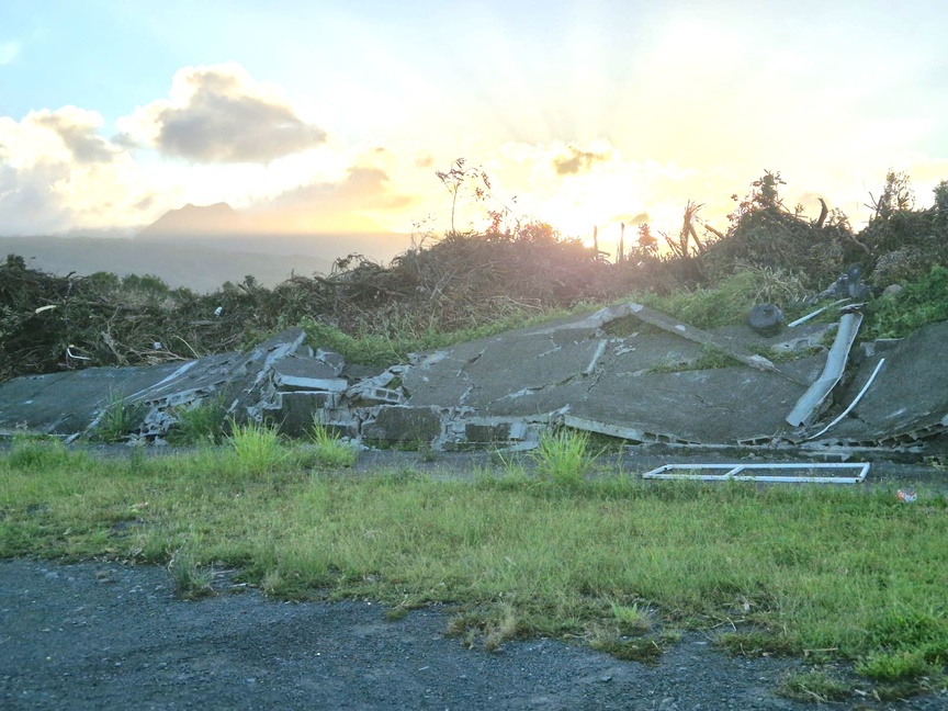 Le mur s'est effondré! Le mur s'est effondré!
