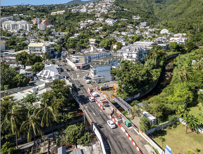 Le pont vu du ciel au moment du début des travaux (photo mairie de Saint-Denis) Le pont vu du ciel au moment du début des travaux (photo mairie de Saint-Denis)