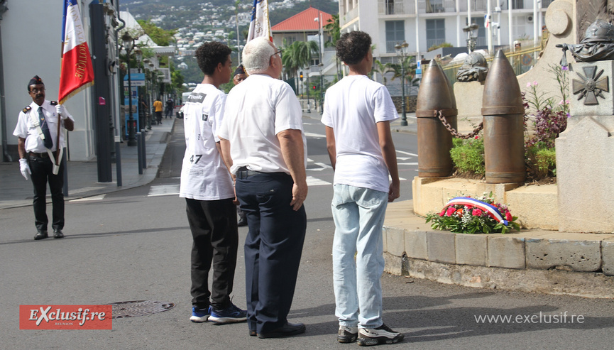 Dépôt de gerbes pour les victimes des combats d’Algérie, du Maroc et de la Tunisie Dépôt de gerbes pour les victimes des combats d’Algérie, du Maroc et de la Tunisie