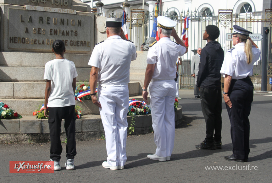 Dépôt de gerbes pour les victimes des combats d’Algérie, du Maroc et de la Tunisie Dépôt de gerbes pour les victimes des combats d’Algérie, du Maroc et de la Tunisie