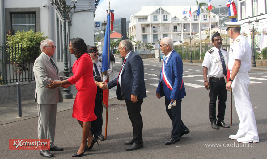 Dépôt de gerbes pour les victimes des combats d’Algérie, du Maroc et de la Tunisie Dépôt de gerbes pour les victimes des combats d’Algérie, du Maroc et de la Tunisie